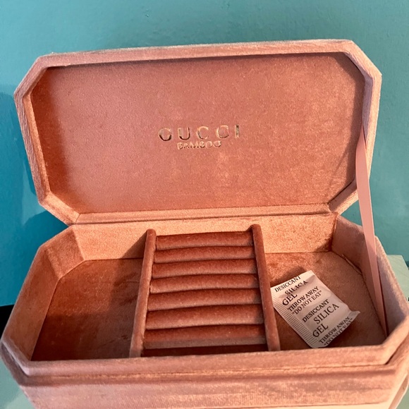 NIB Gucci Beauty Pink Velvet Jewelry Box Bundle - Picture 7 of 8